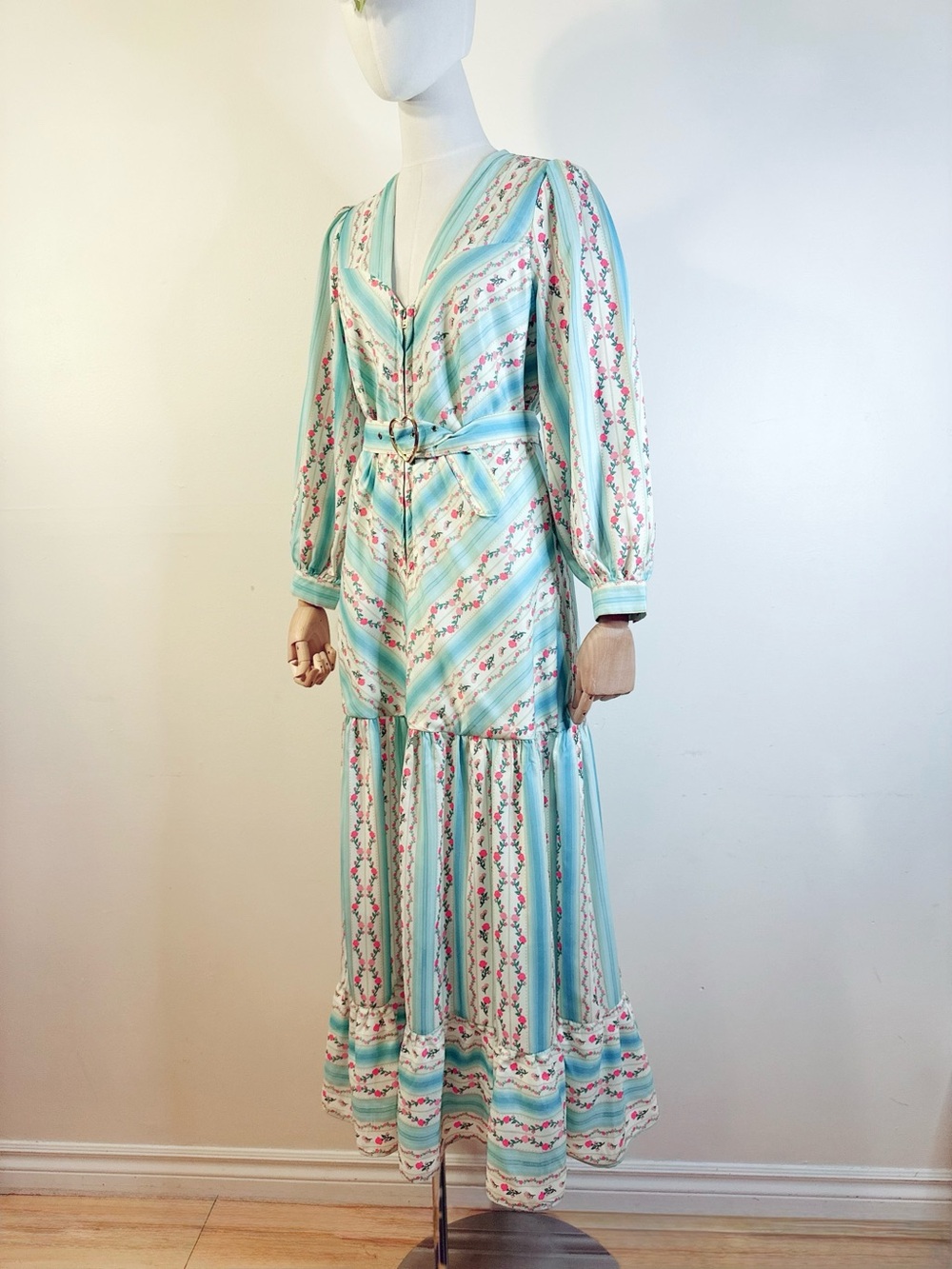 ๐ผ Pastel Blue Floral Maxi Dress with Heart Belt ๐ผ - Picture 8 of 12